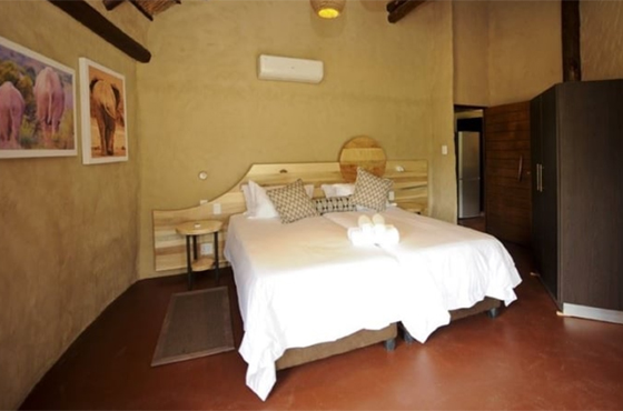 Nyathi Rest Camp Accommodation Addo Elephant National Park SANParks